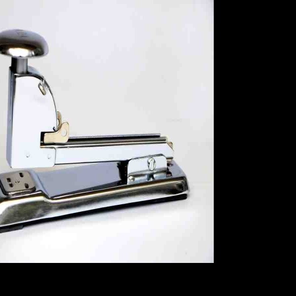 ENGRAPADORA TIRA COMP. DE GOLPE PILOT 400 CROMADA C48